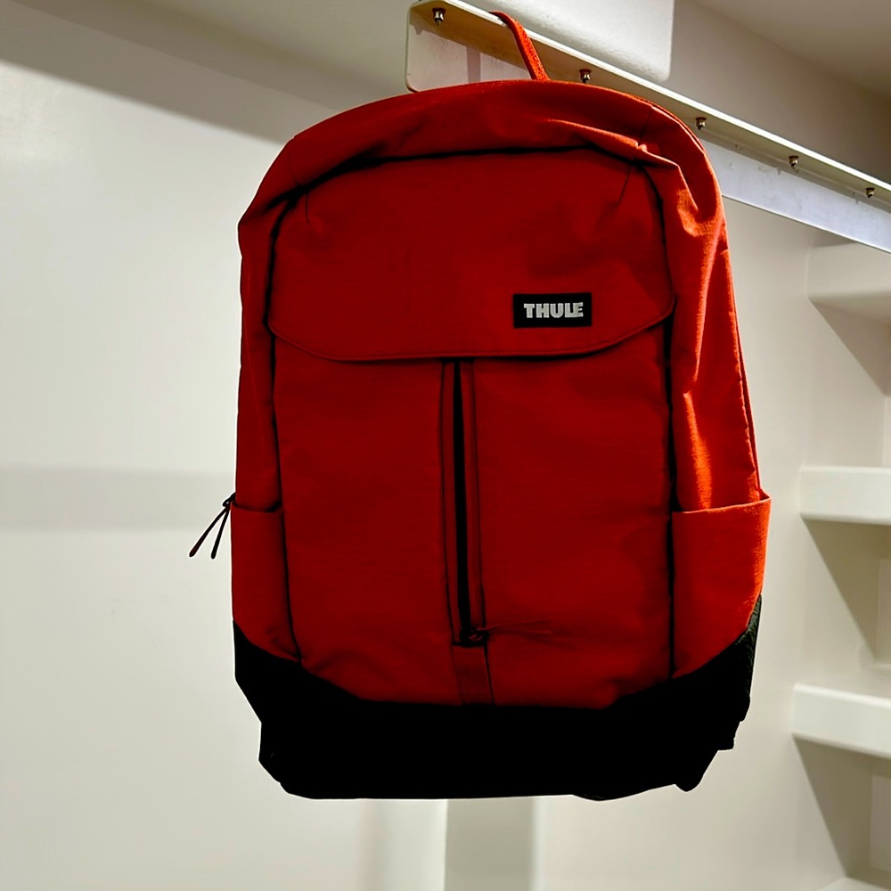 THULE computer back pack Brand New but no tags.